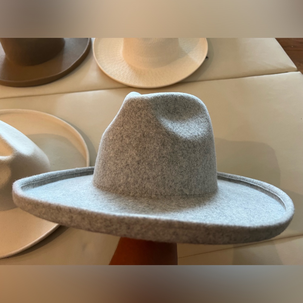 NWT GIGI PIP Elegant Tan Gray Cara Cream Hat Cattleman Western Style M L